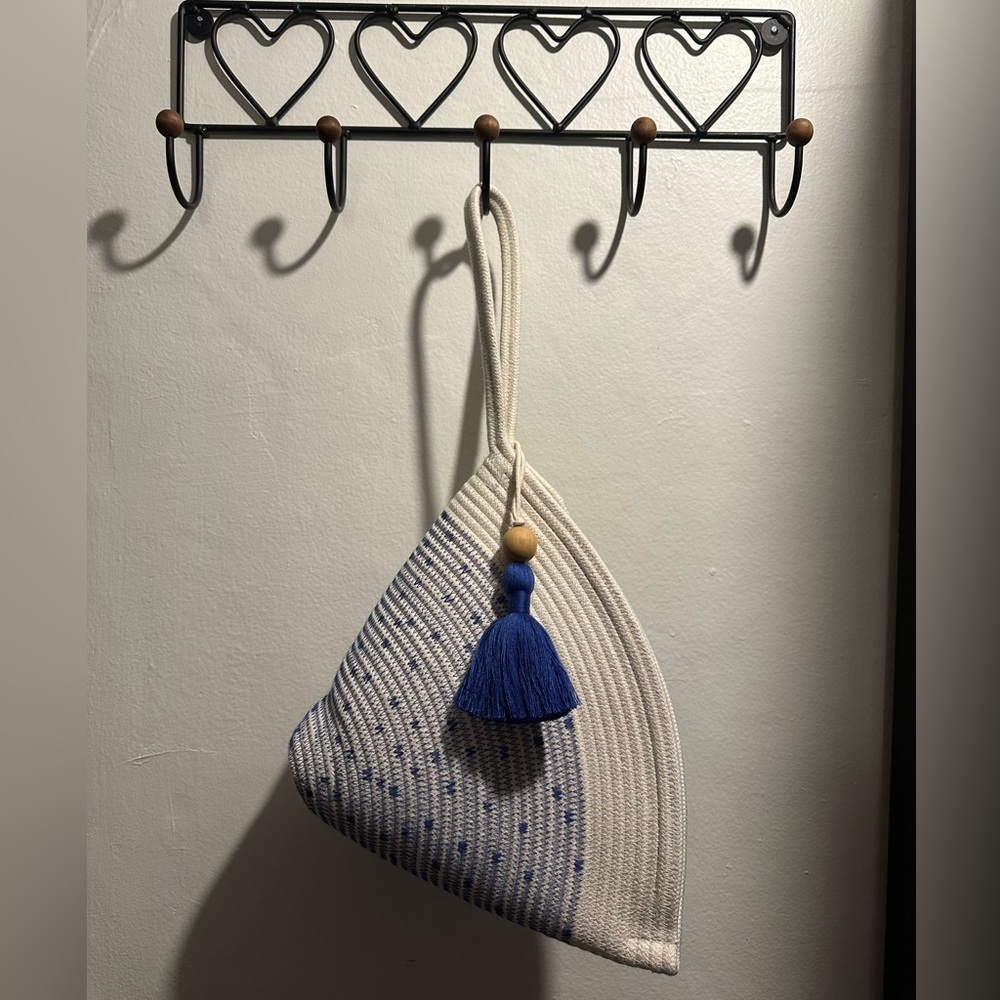Mia Mélange Blue and Cream Tassel Clutch